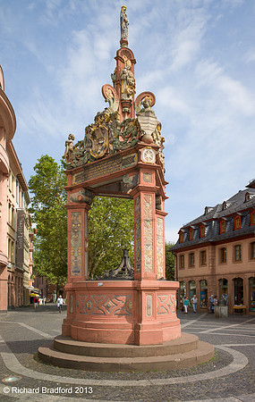 L1003588