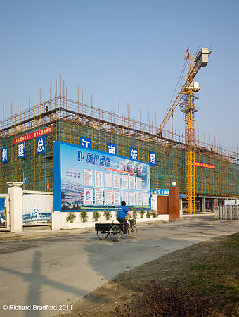L1000953