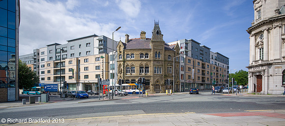 L1004089