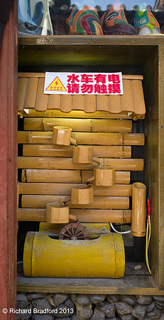 L1002404