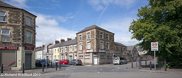 L1002743